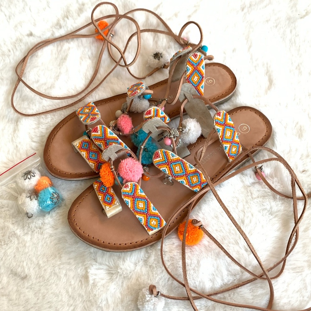 NEW Chinese Laundry Boho Sandals Gladiator wrap around Pom Pom tan Size 9